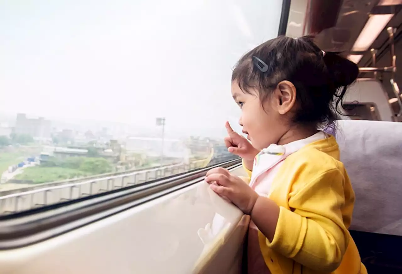 11 tips for keeping kids entertained on public transport