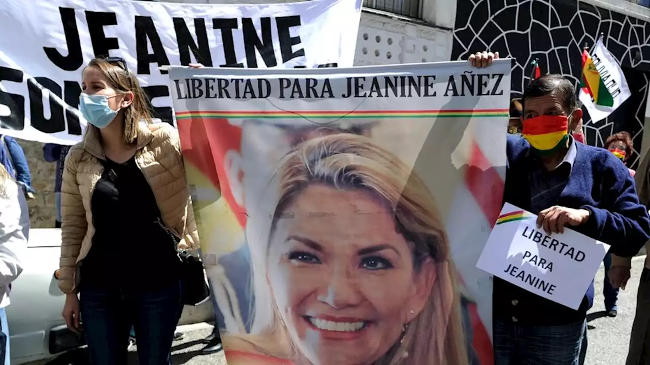 La Fiscalía de Bolivia pidió 15 años de cárcel para la expresidenta de facto Jeanine Áñez | El juicio se suspendió hasta el martes porque la acusada alegó una molestia en la espalda