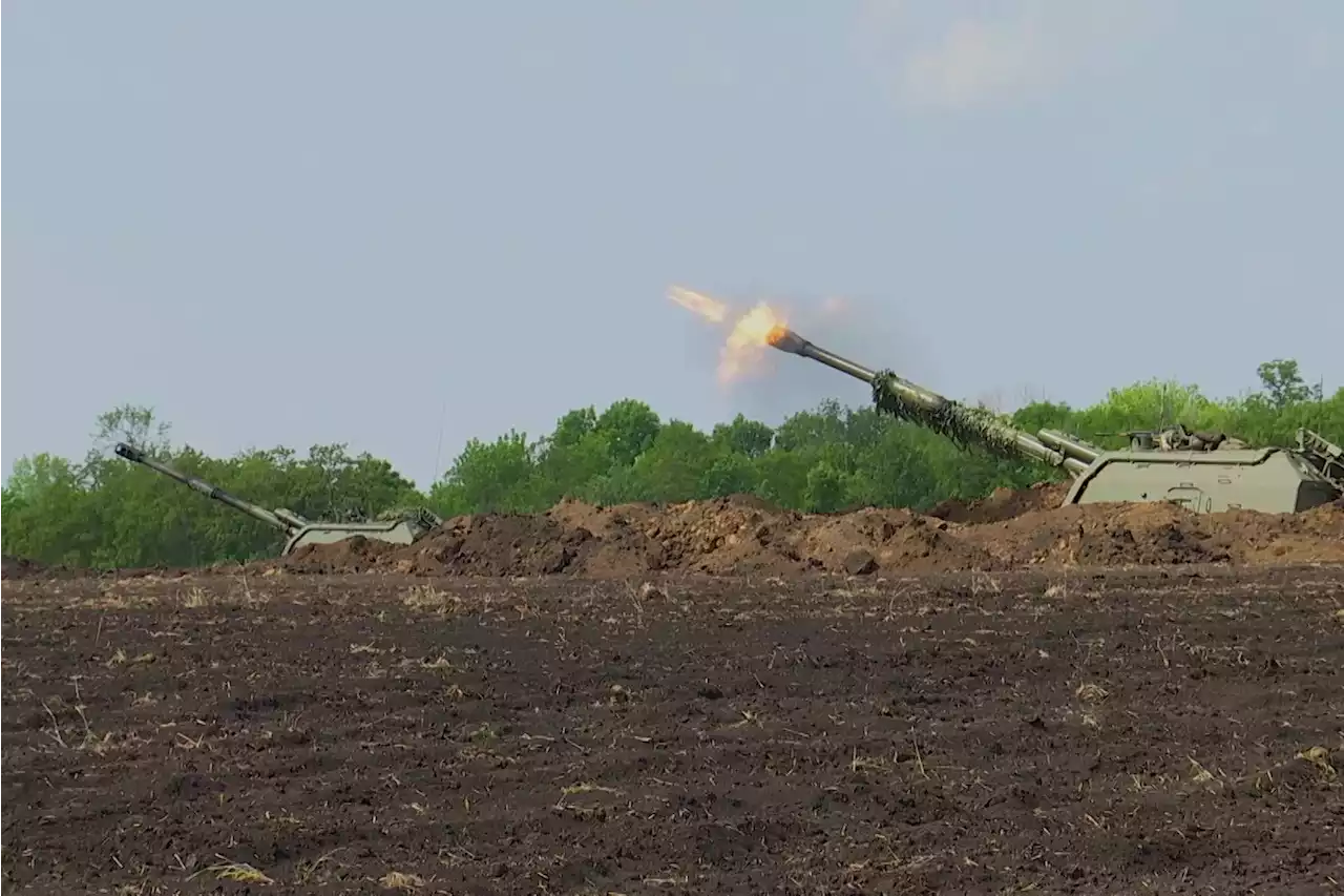 Опубликовано видео уничтожения группы танков ВСУ самоходками 'Мста-С' - Российская газета