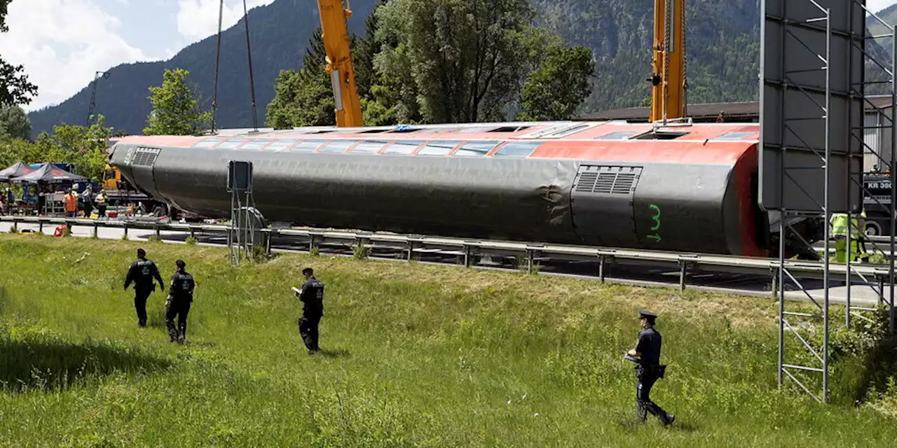 Zugunglück bei Garmisch-Partenkirchen: Ermittlungen gegen Bahnmitarbeiter