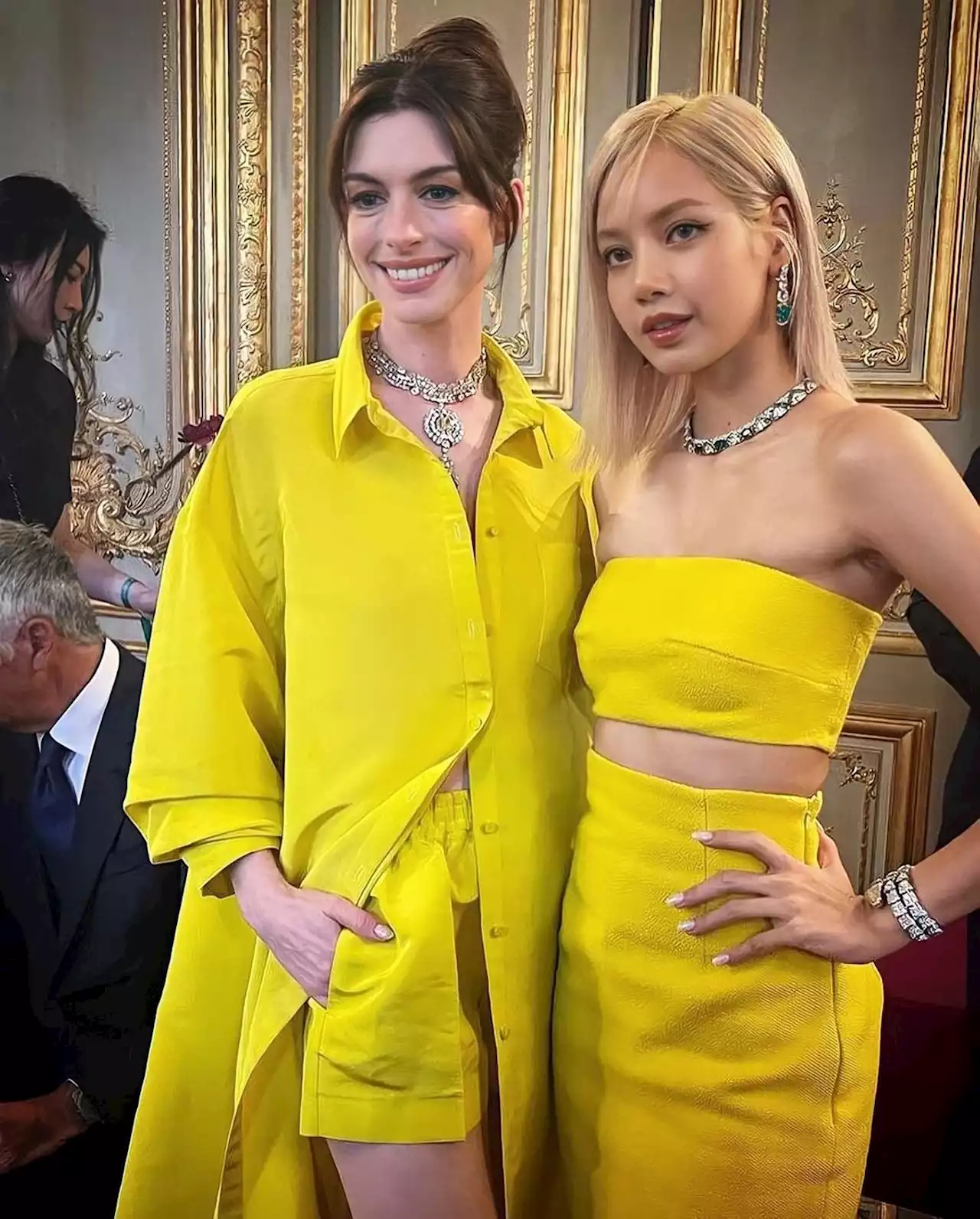 Blackpink's Lisa & Anne Hathaway Match While Dripping In Diamonds