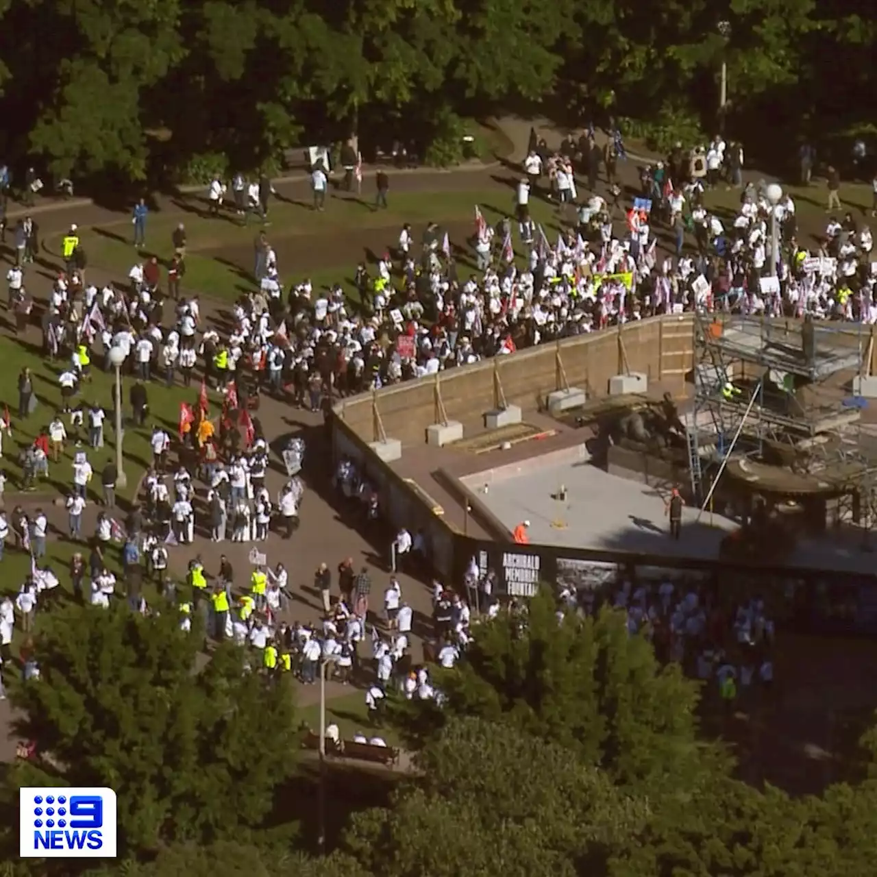 Hundreds of NSW public service workers strike for better pay