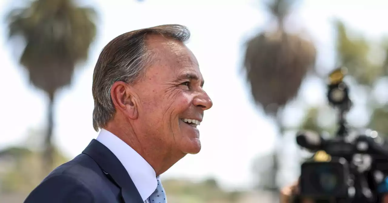 L.A. mayor's race: Rick Caruso takes slight lead over Karen Bass in early returns