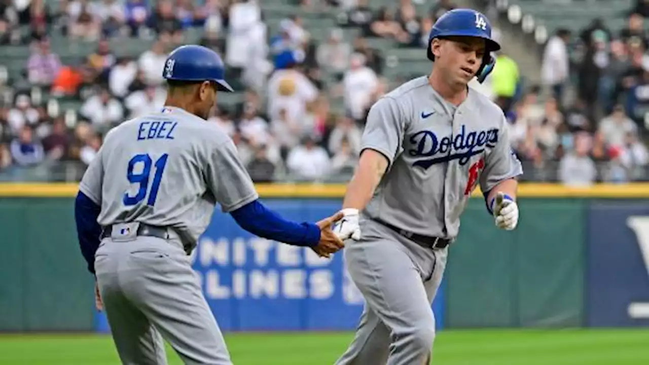 Gonsolin, Smith, Bellinger lead Dodgers over White Sox 4-1