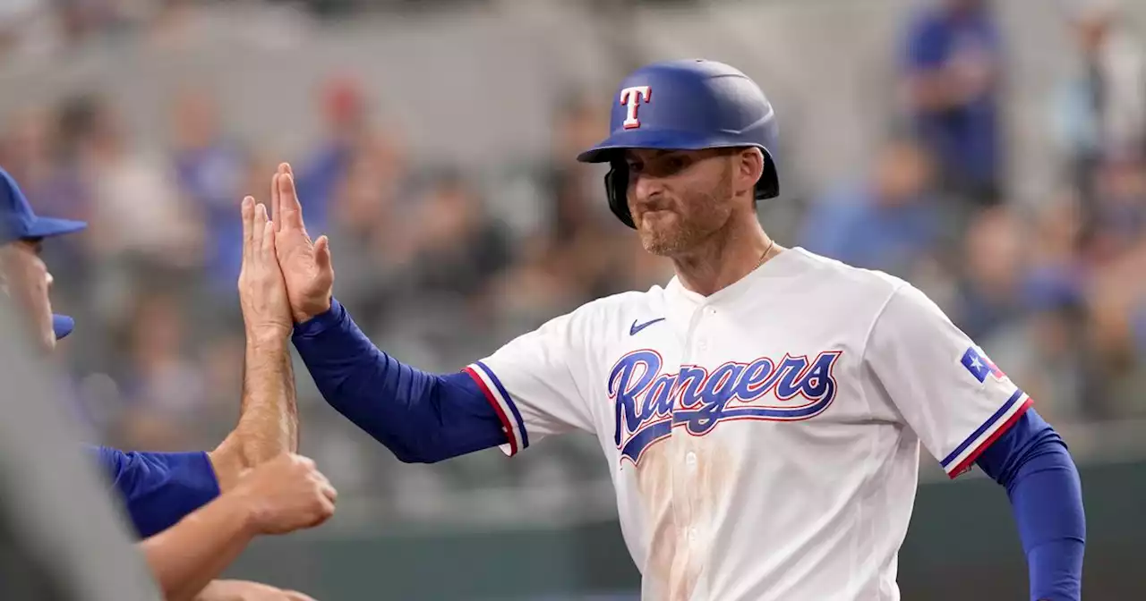 Eli White’s breathtaking defense offers Rangers more outfield flexibility