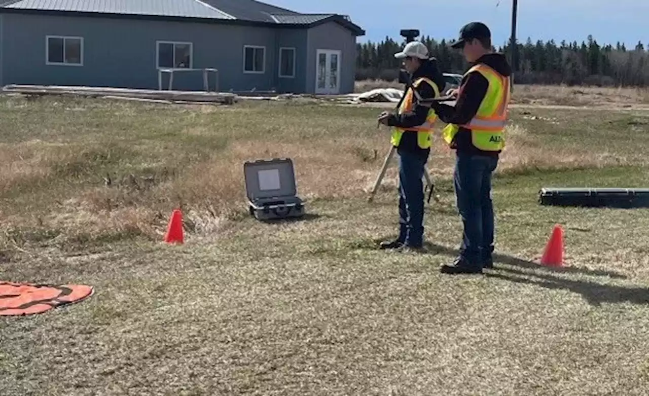 ‘Tip of the iceberg’: 6 potential unmarked graves found near former Pine Creek residential school - Winnipeg | Globalnews.ca