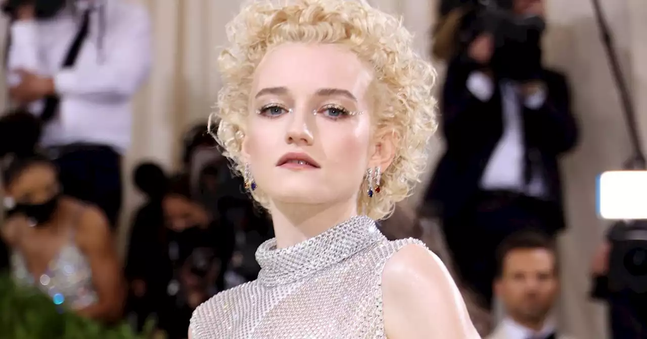 Pour incarner Madonna, Julia Garner a surmonté le «boot camp» de la pop star et ses 11 heures de danse par jour