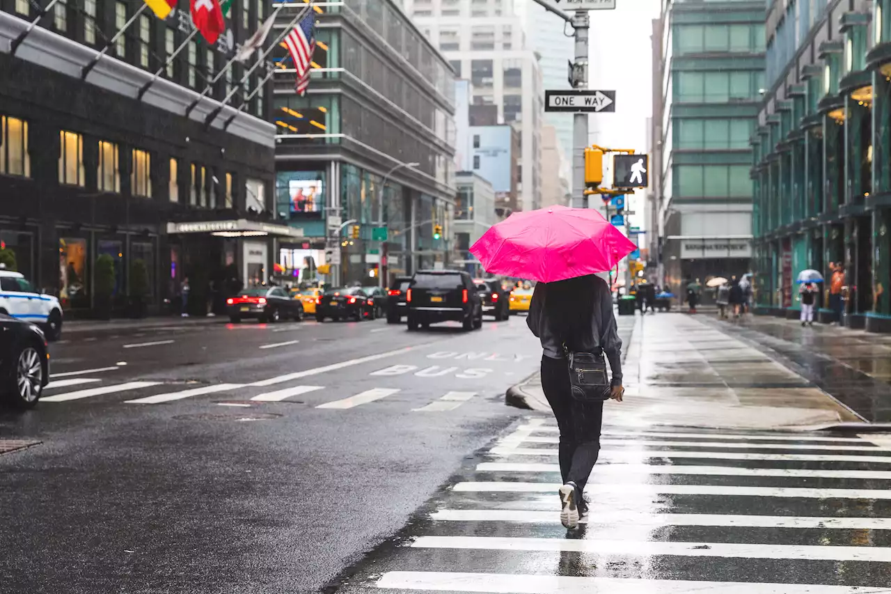 Thunderstorms Unleash Torrential Rain as Floods, Wind Threaten AM Commute