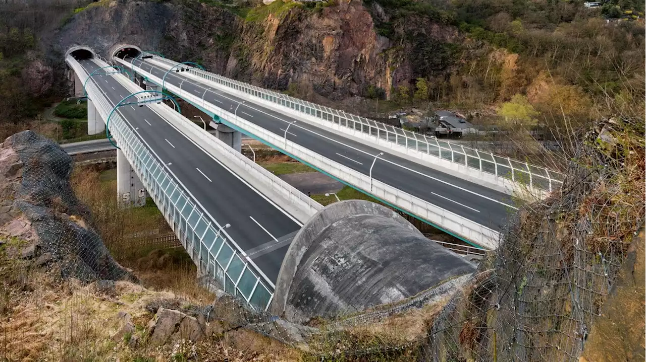 Bildband: Michael Tewes fotografiert deutsche Autobahnen