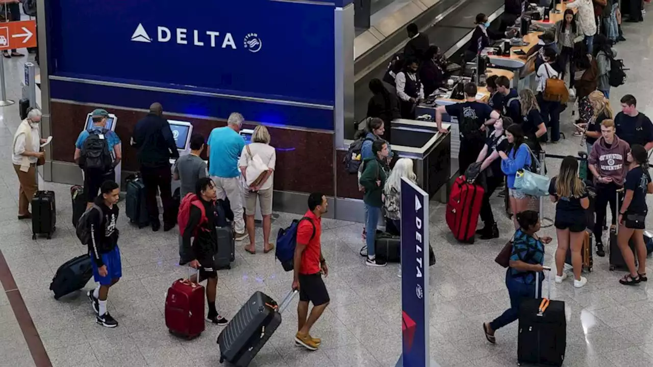 Delta CEO apologizes for cancellations, delays