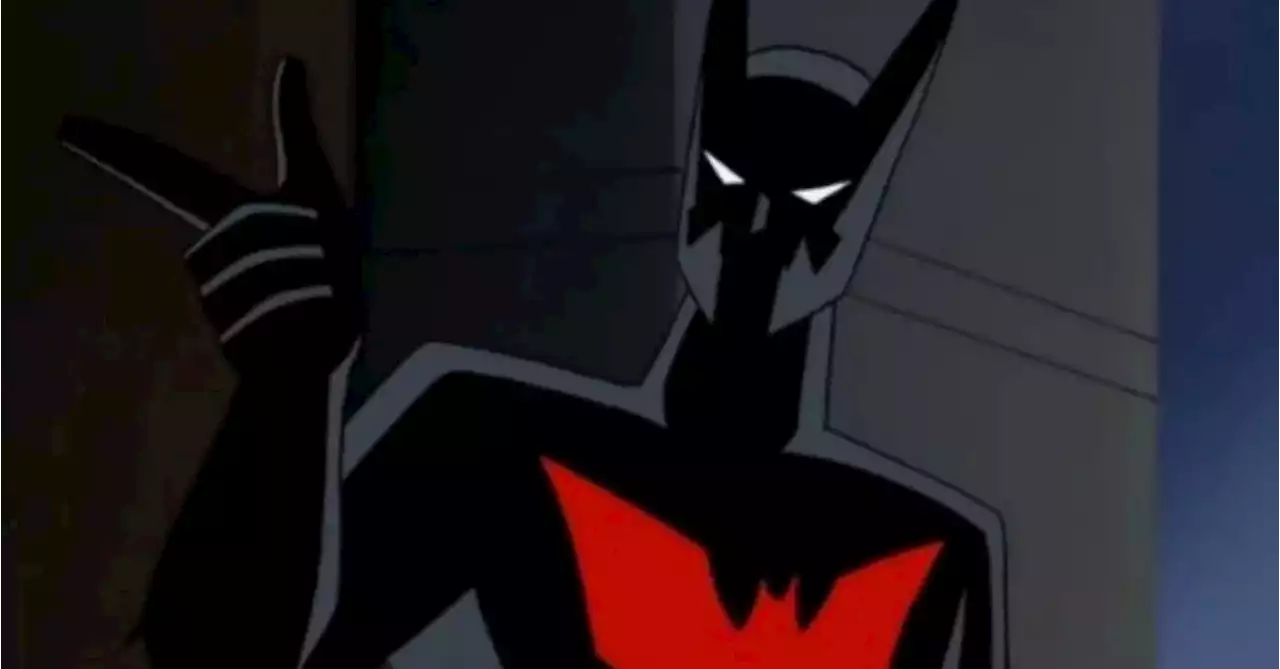 DC Comics Fan Creates Stunning Batman Beyond Cosplay