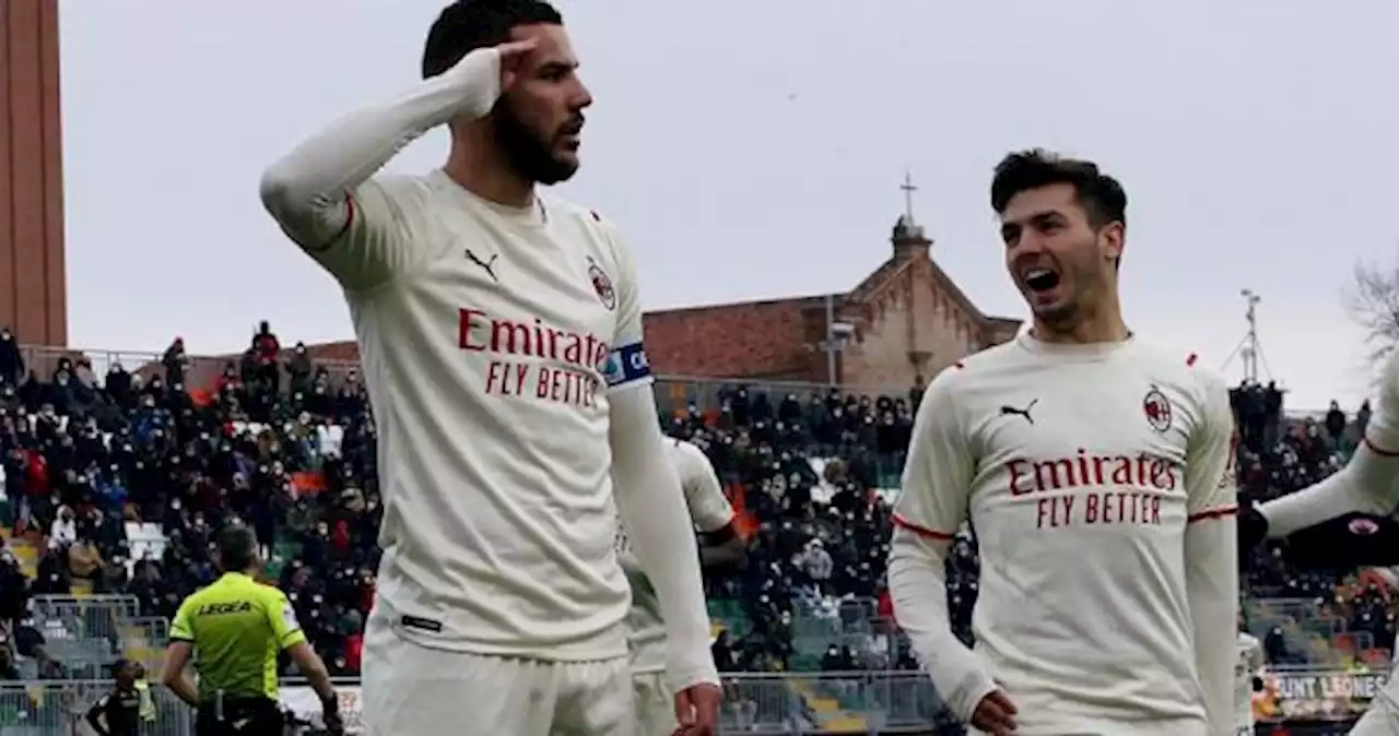 Jugadores del AC Milan son multados por insultar al Inter