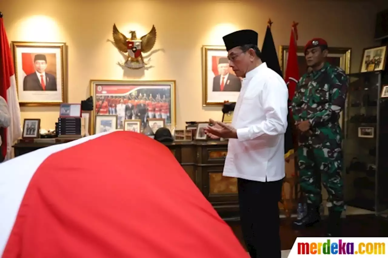 Foto : Sejumlah Tokoh Melayat ke Rumah Duka Tjahjo Kumolo | merdeka.com