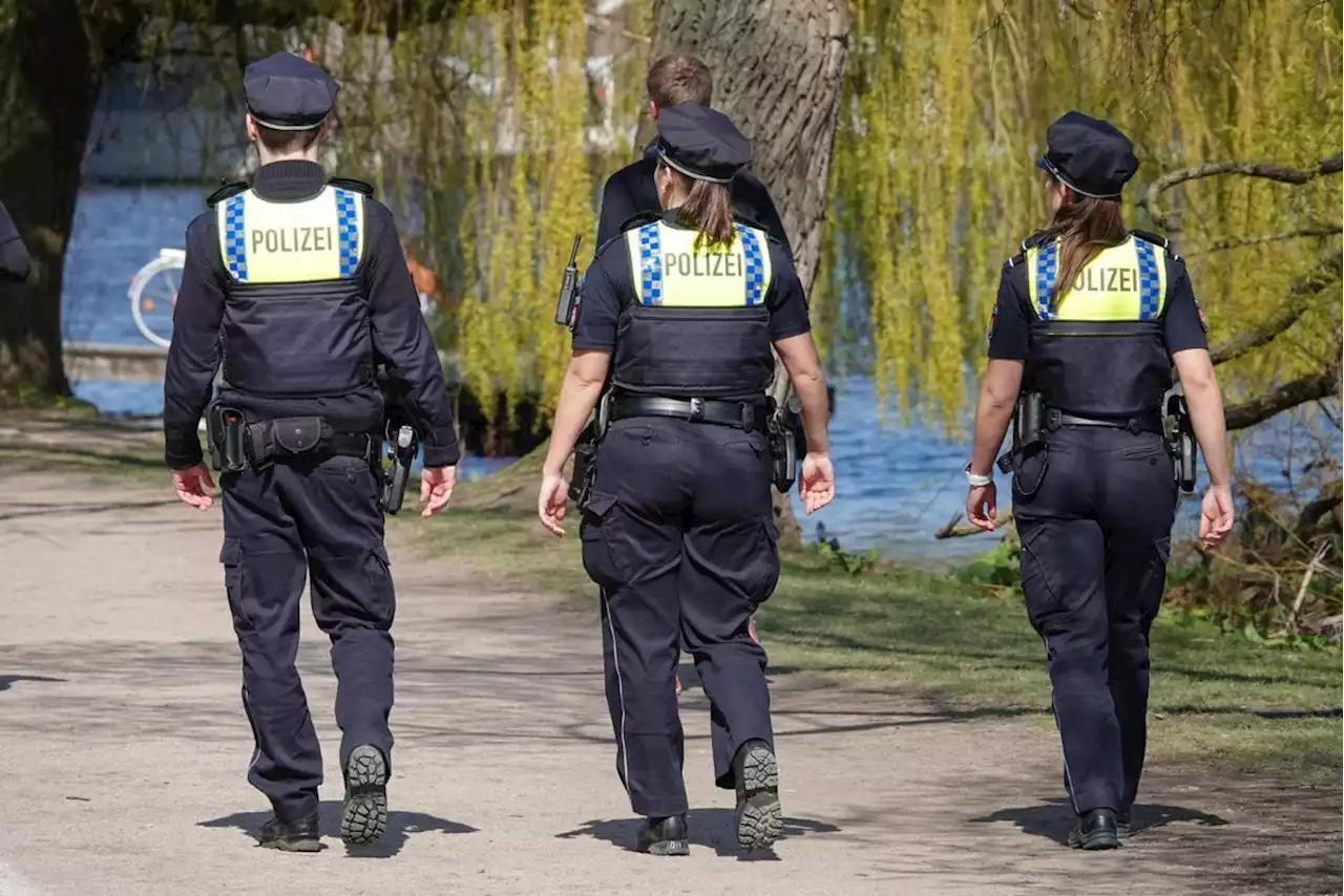 Mann stirbt in Wohnung in Hamburg – war es Mord?