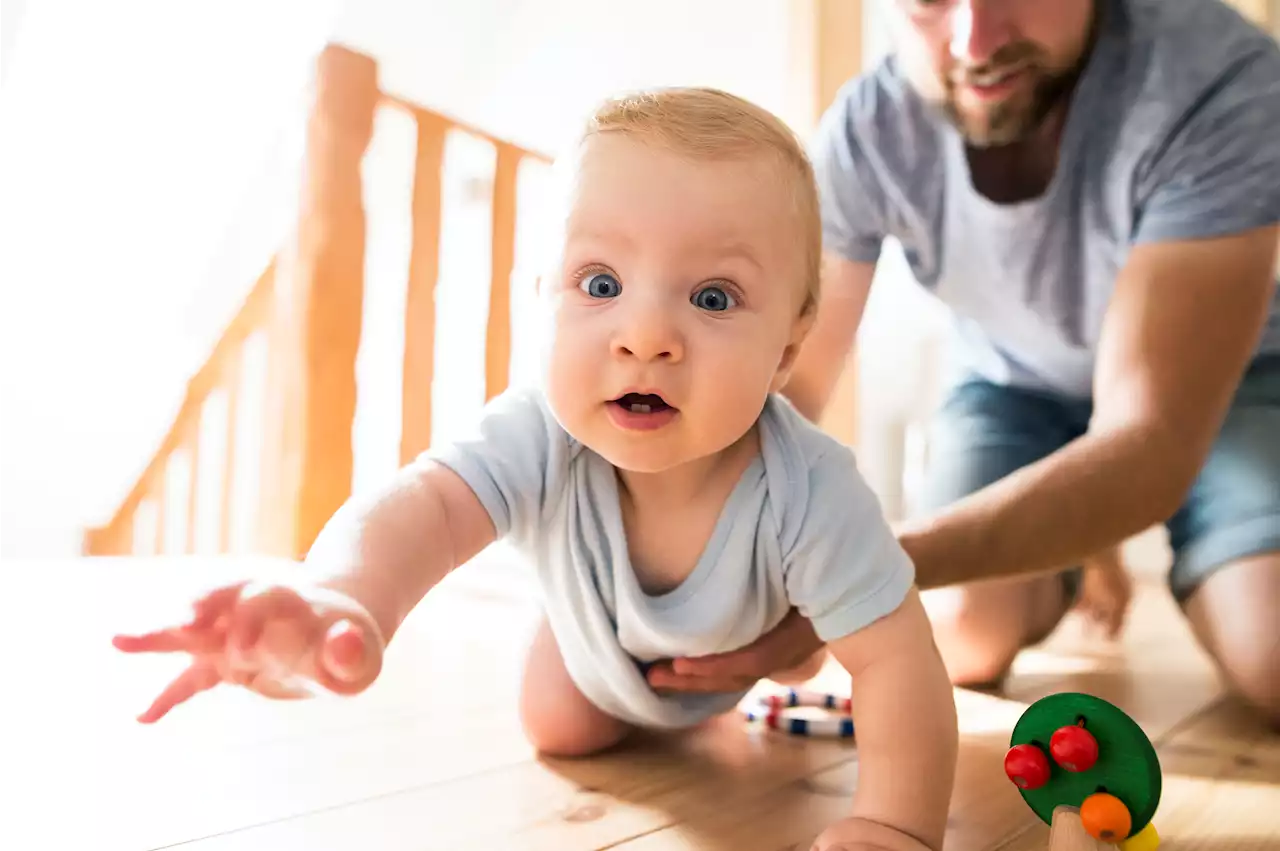 When do babies start crawling?