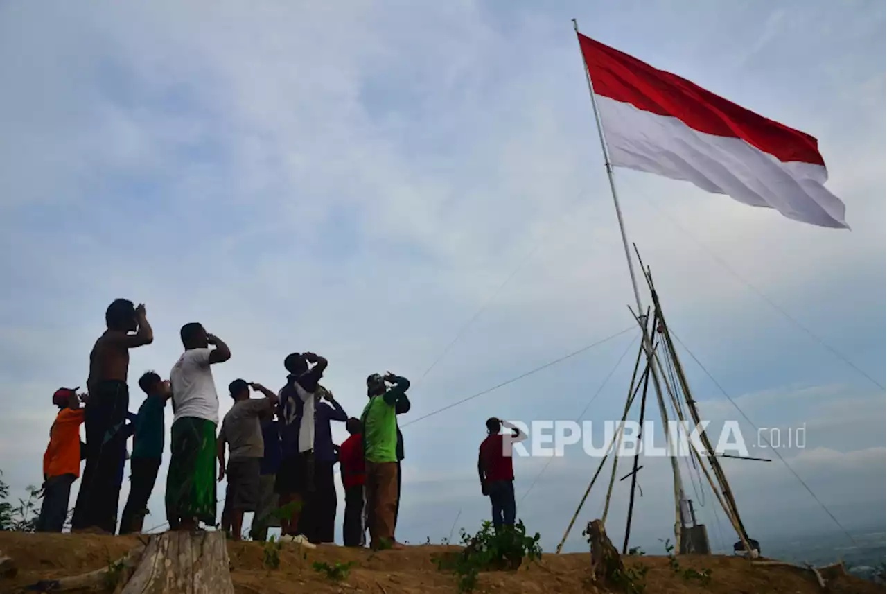 |em|Indonesia Raya|/em| Tak Cuma Lagu Kebangsaan, Ini Maknanya Menurut Habib Luthfi |Republika Online