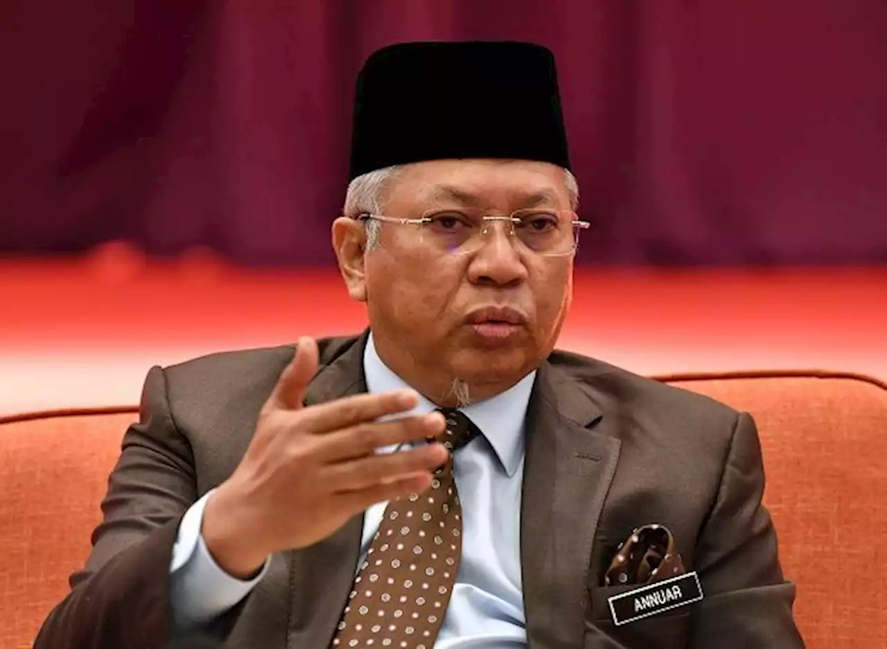 Annuar Musa: I did not sign SD supporting Anwar as PM