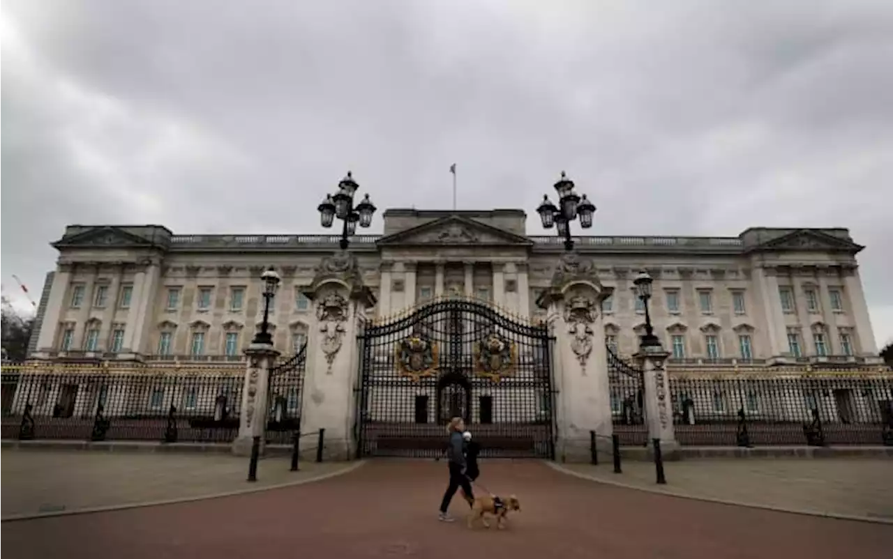 UK royals' spending up 17%, mostly for palace overhaul costs