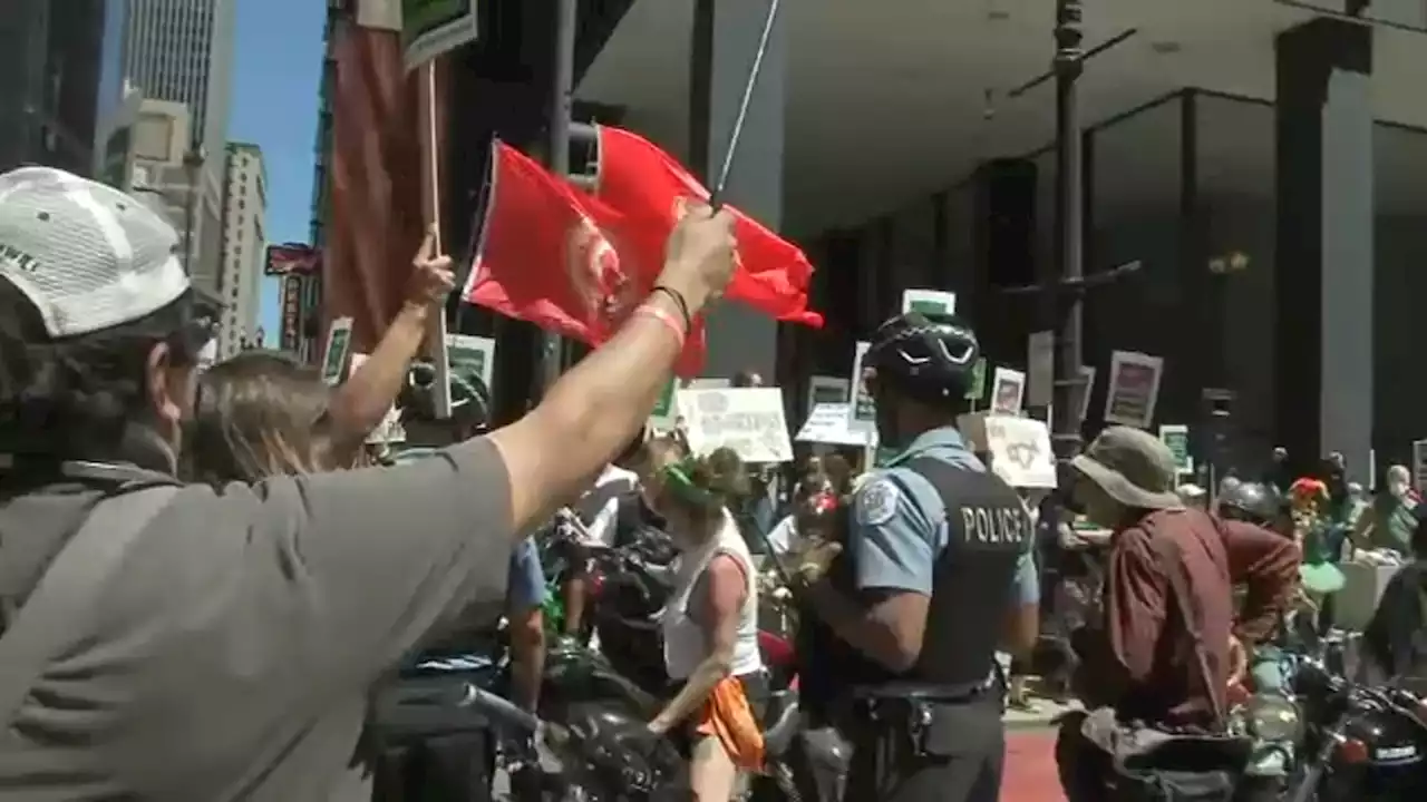 Dueling rallies clash in downtown Chicago over abortion rights