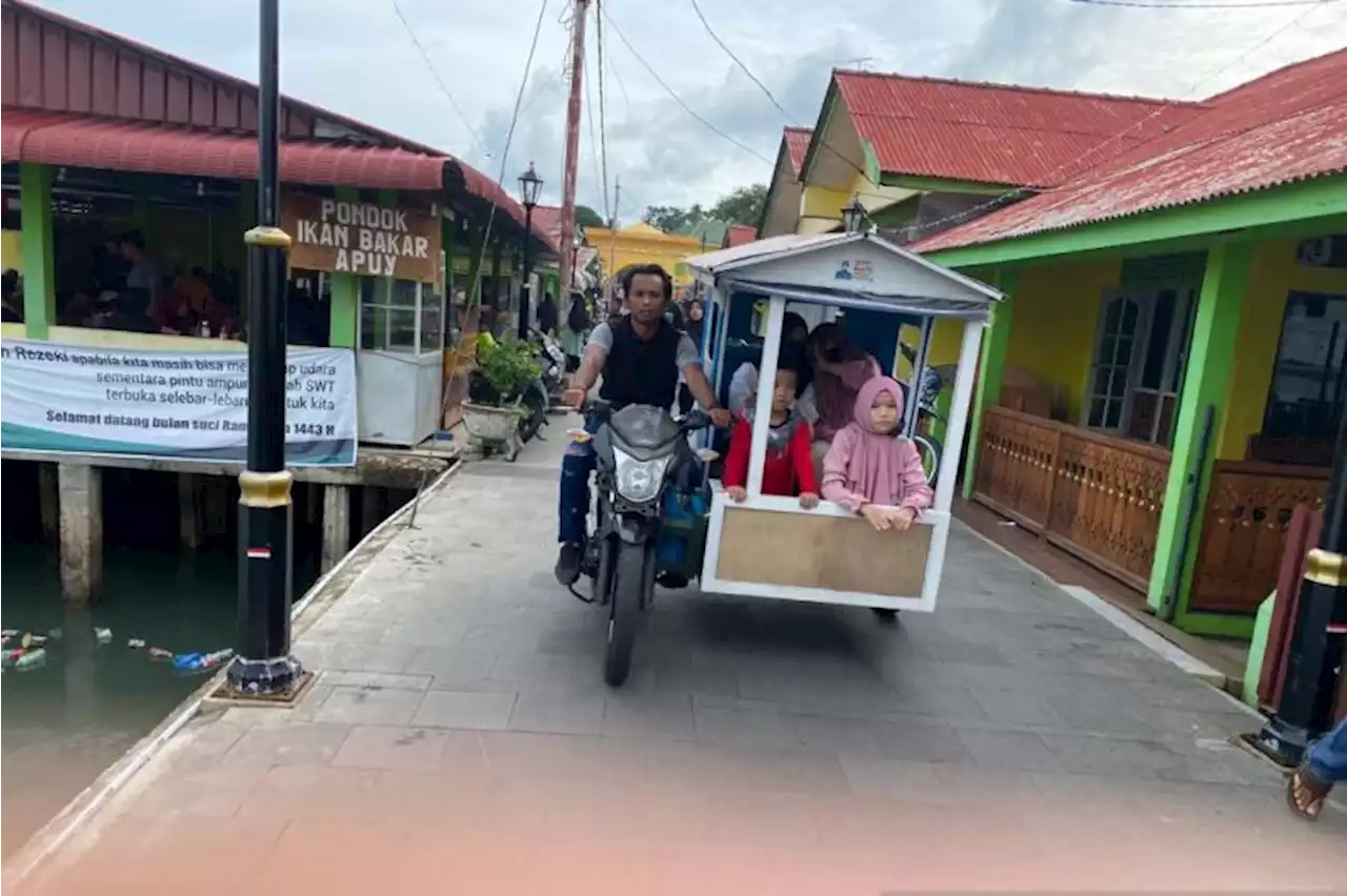 Kerabat Kerajaan Riau-Lingga di Singapura kunjungi Pulau Penyengat