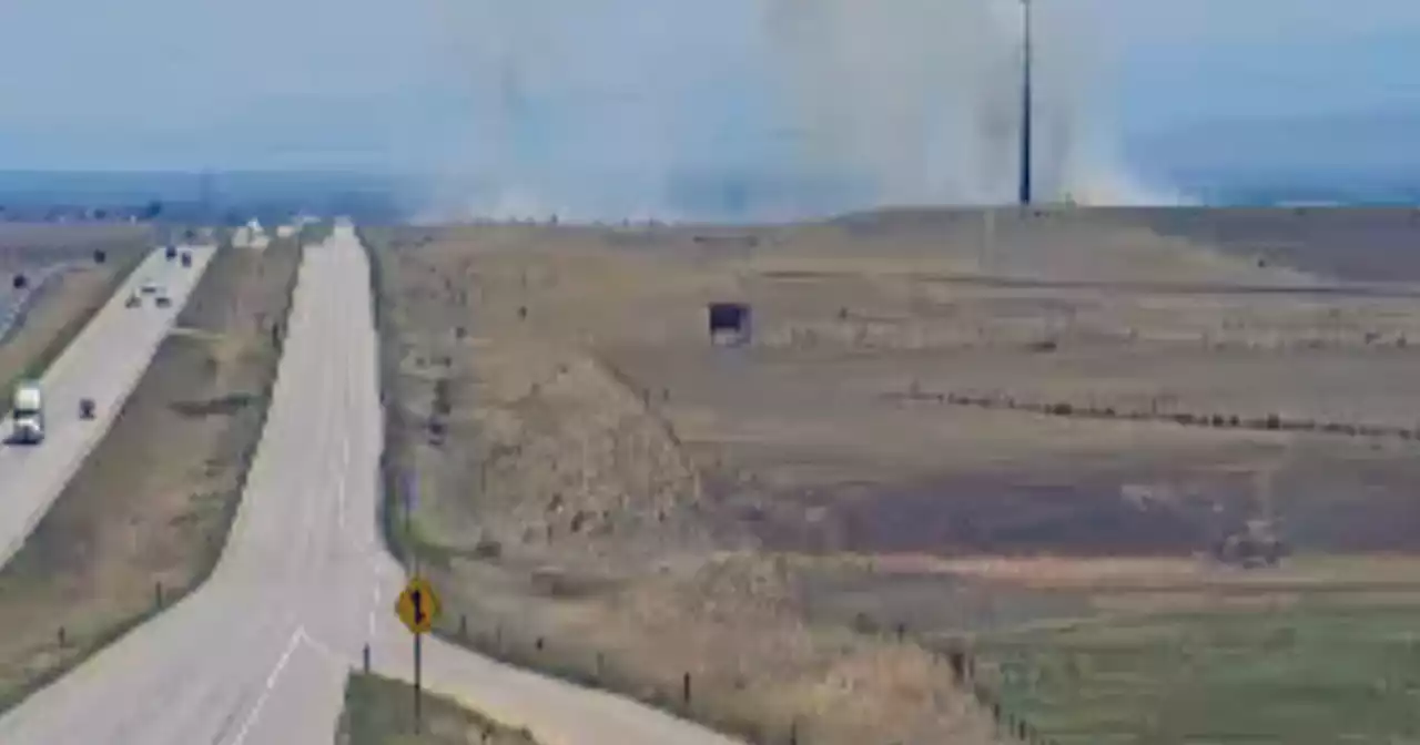 Evacuations lifted in Larimer County grass fire