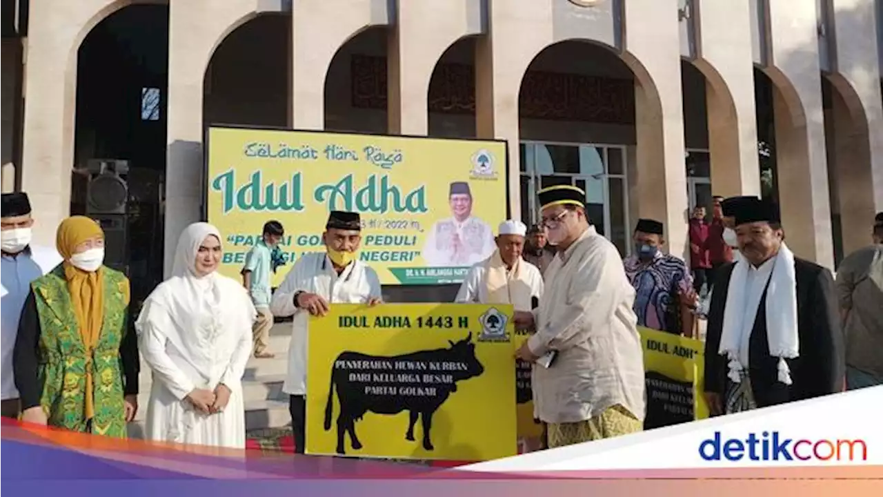 Rayakan Idul Adha, Golkar Salurkan Ratusan Hewan Kurban ke Masyarakat