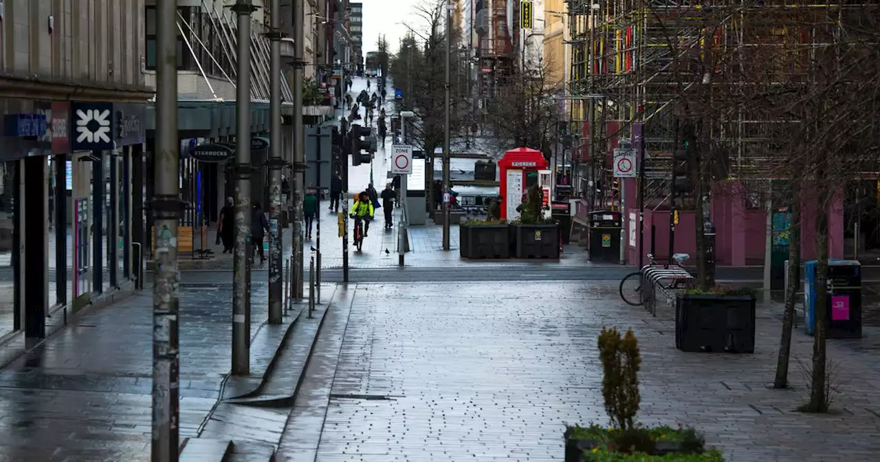 Teenager seriously assaulted on Sauchiehall Street as police hunt suspects