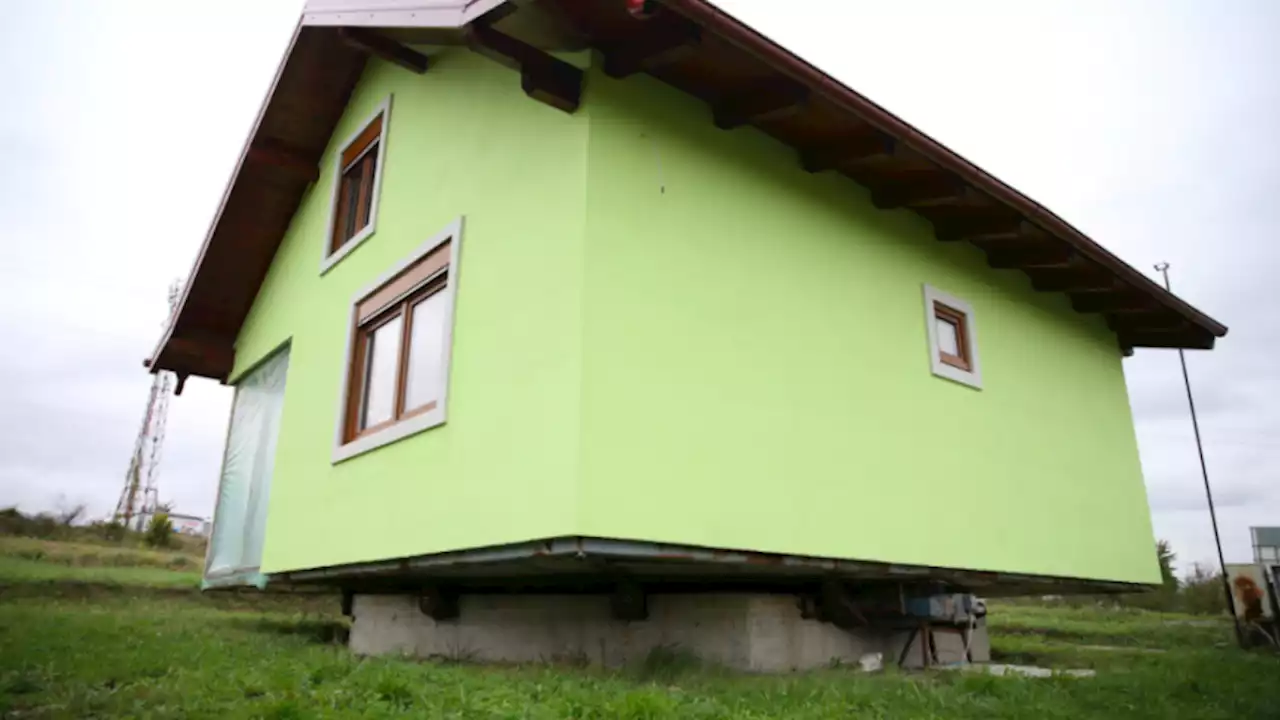 Self-Taught Inventor Built a Rotating House for His Wife to Enjoy Better Views