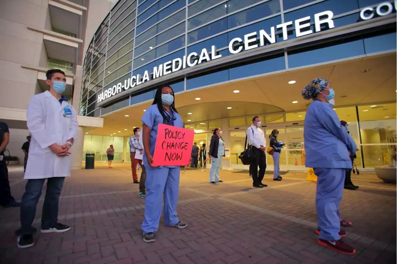 UC nurses ratify new 3-year contract