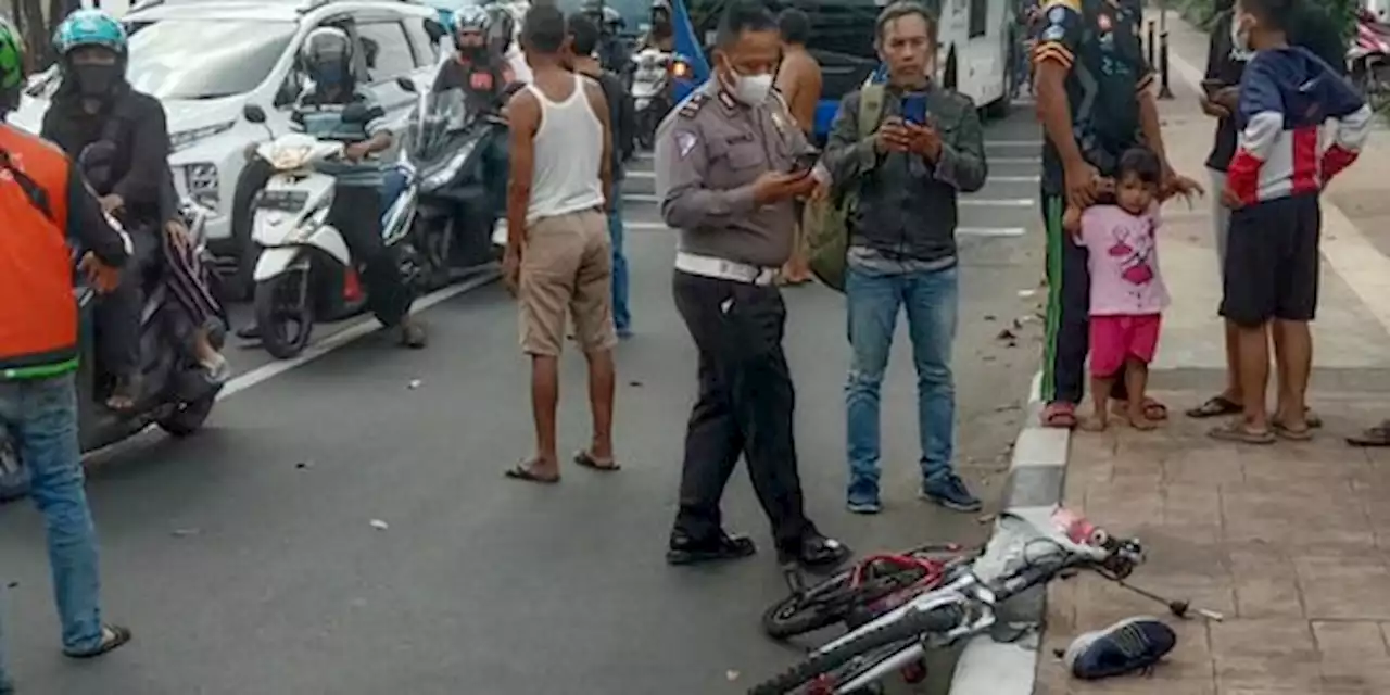 Gagal Menyalip, Pesepeda Meninggal akibat Terserempet TransJakarta di Pasar Minggu | merdeka.com