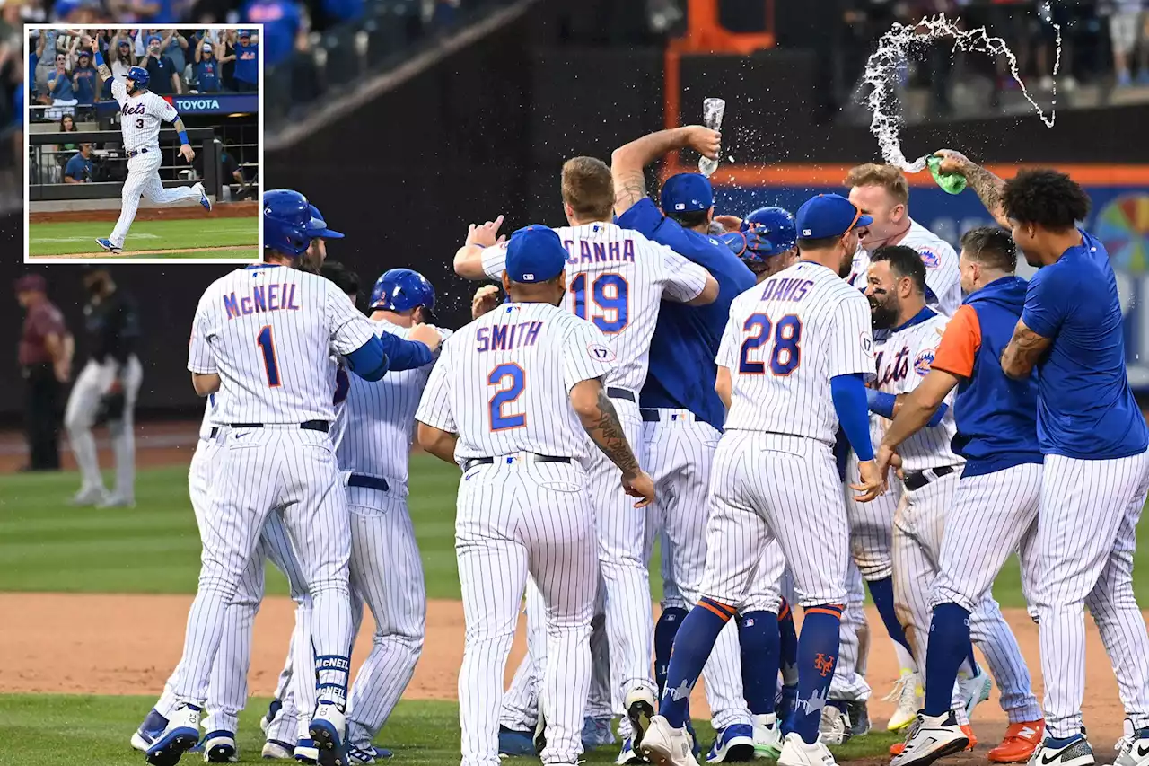 Mets capitalize on Marlins’ extra-inning error in dramatic walk-off win