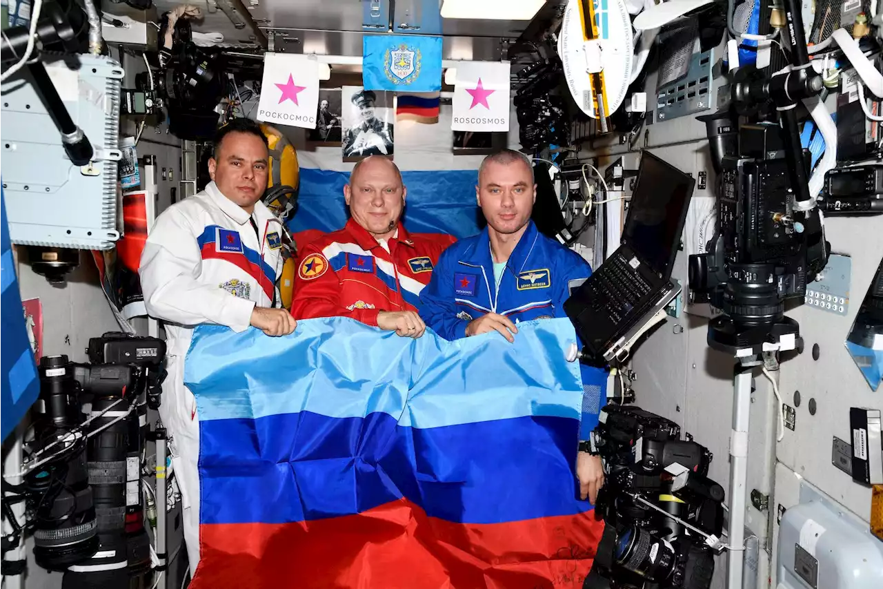 Russian cosmonauts celebrate in space capture of Ukraine's Luhansk region