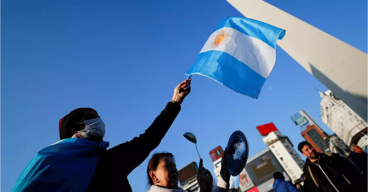 Argentine anti-government protests build as president calls for unity