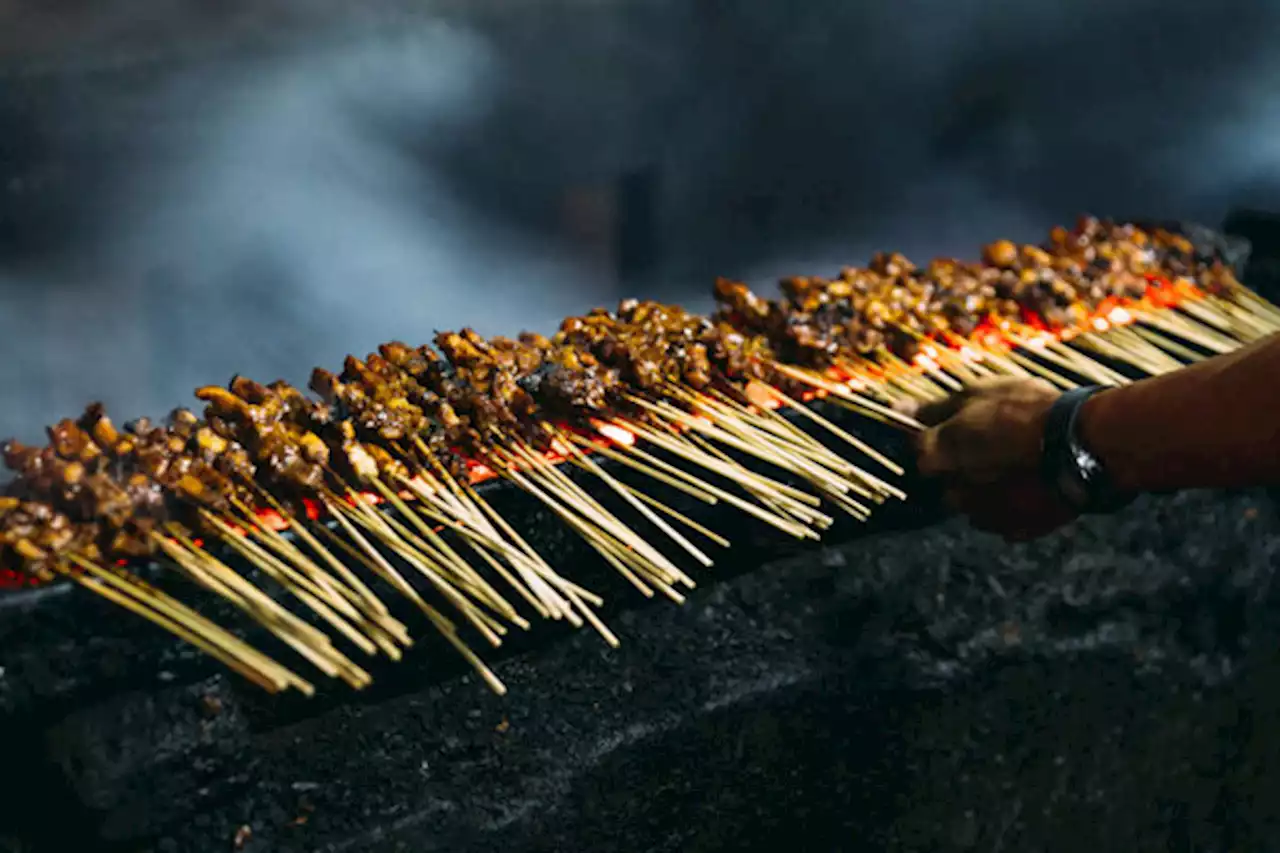 Bumbu & Tusuk Sate Mulai Hiasi Pasar Wonogiri