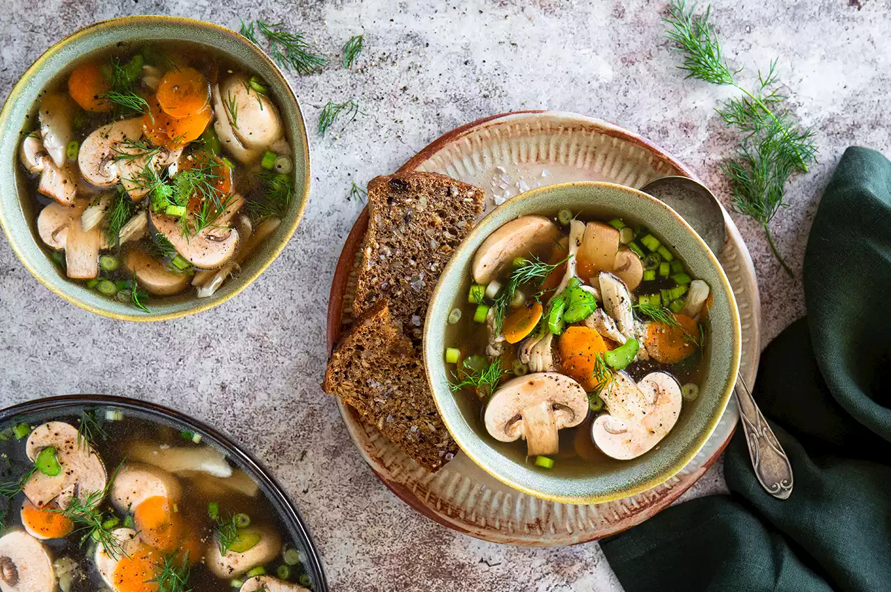 Brothy chicken and mushroom soup: Strengthen your immune this winter