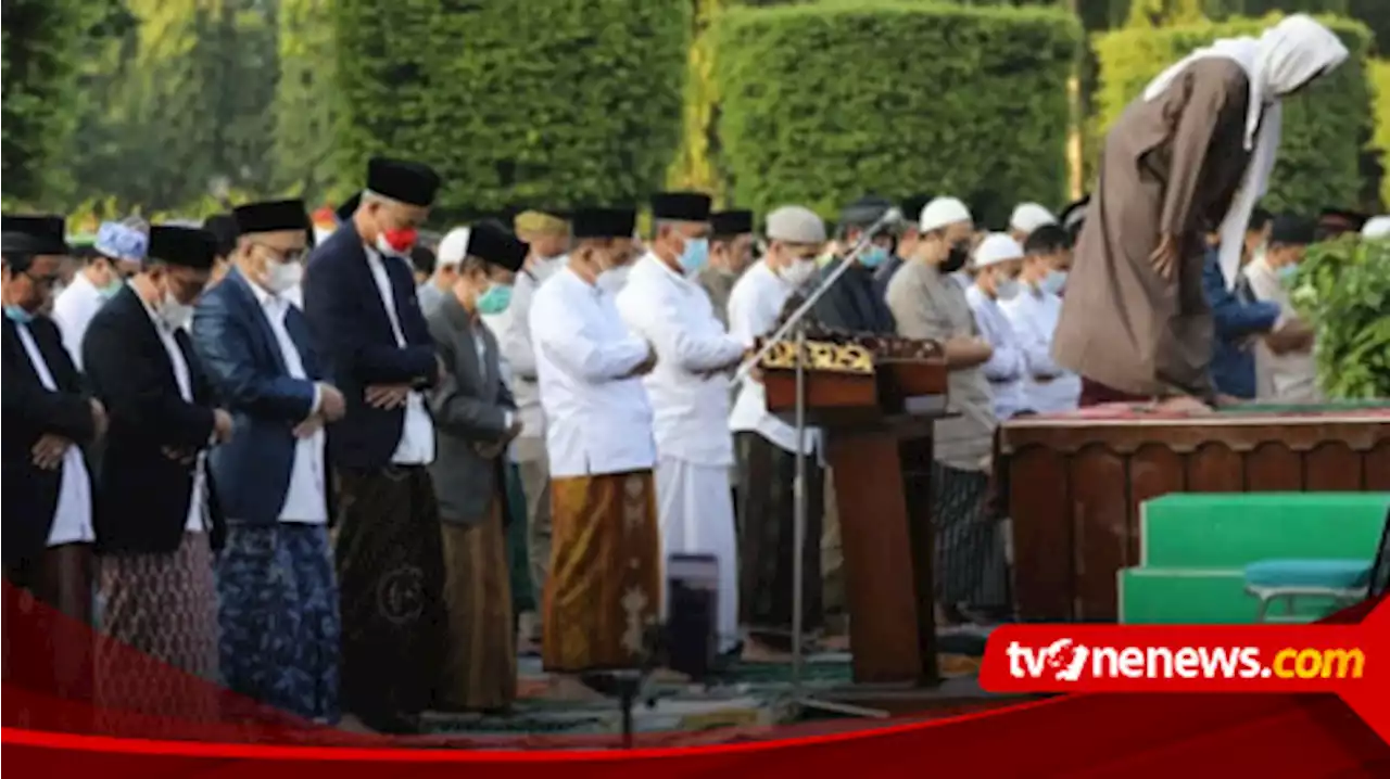 Ganjar Pranowo Salat Iduladha di Simpang Lima Semarang, Minta Warga Pastikan Hewan Kurbannya Sehat