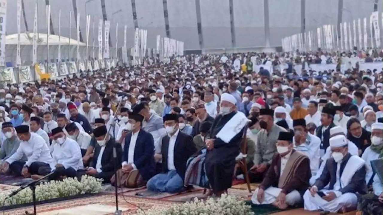 Salat Idul Adha, Anies dan Riza Tiba di JIS