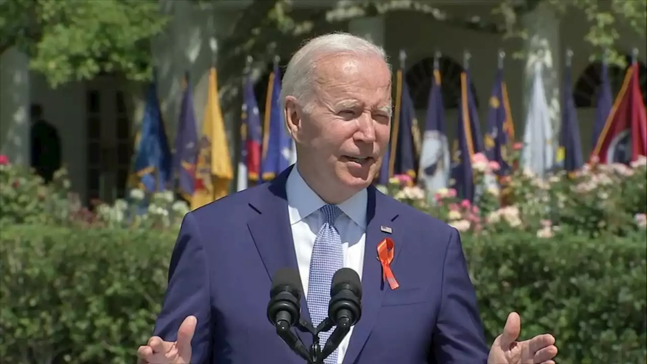 Highland Park mayor, Gov. Pritzker join Biden to mark passing of gun safety law