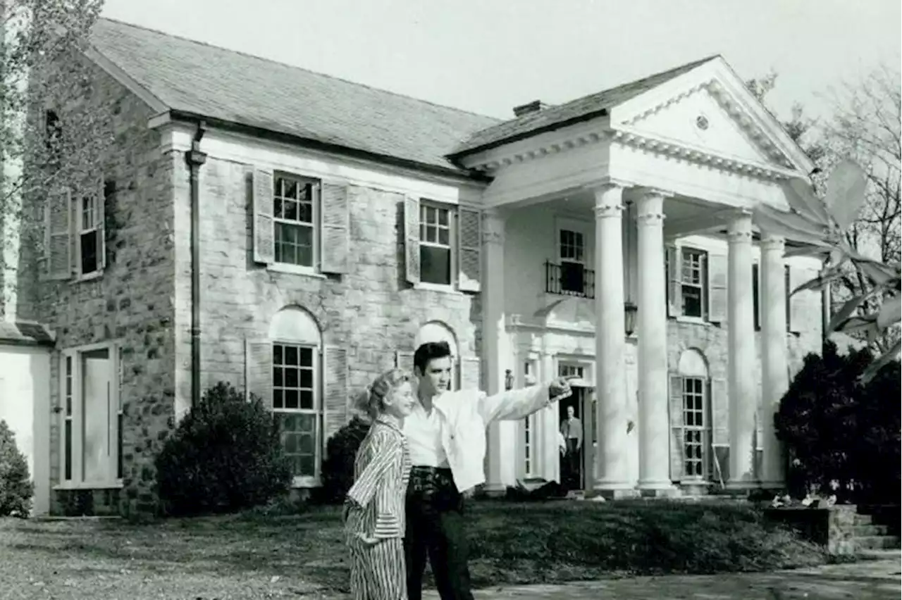 Inside Elvis Presley’s Graceland Mansion