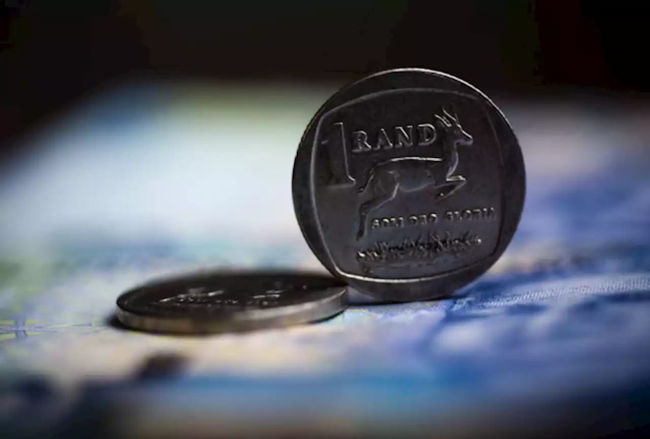 Rand starts the week under pressure – eyes R17 to the dollar