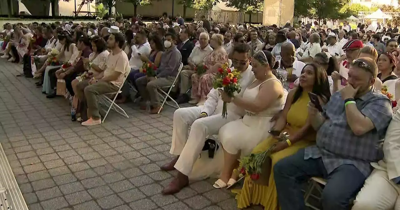 Hundreds of couples whose weddings were affected by the pandemic get an 'I do' do-over at Lincoln Center