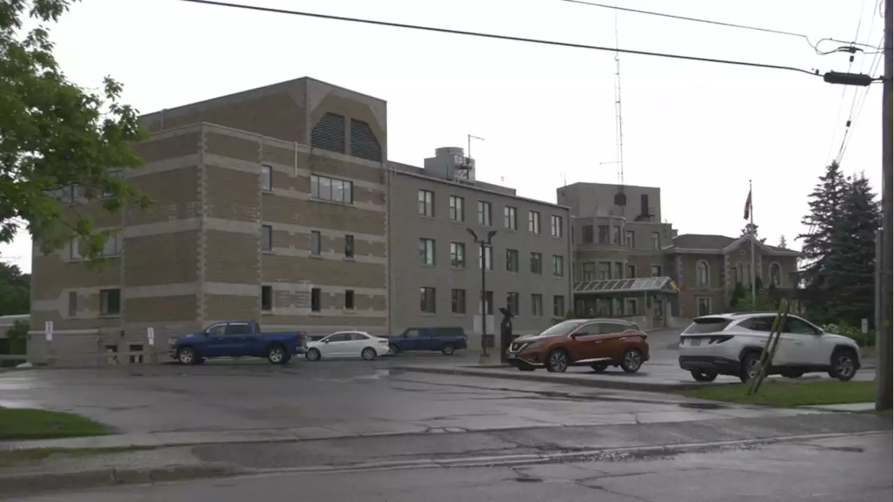 Perth, Ont. mayor says health-care system 'unraveling' as ER remains closed