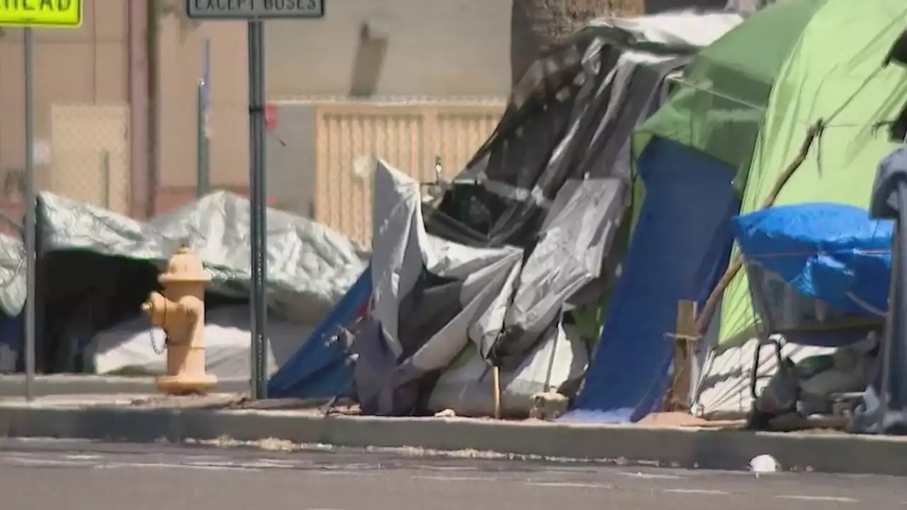 Homeless advocates work to keep community cool, hydrated and safe during Phoenix heat wave