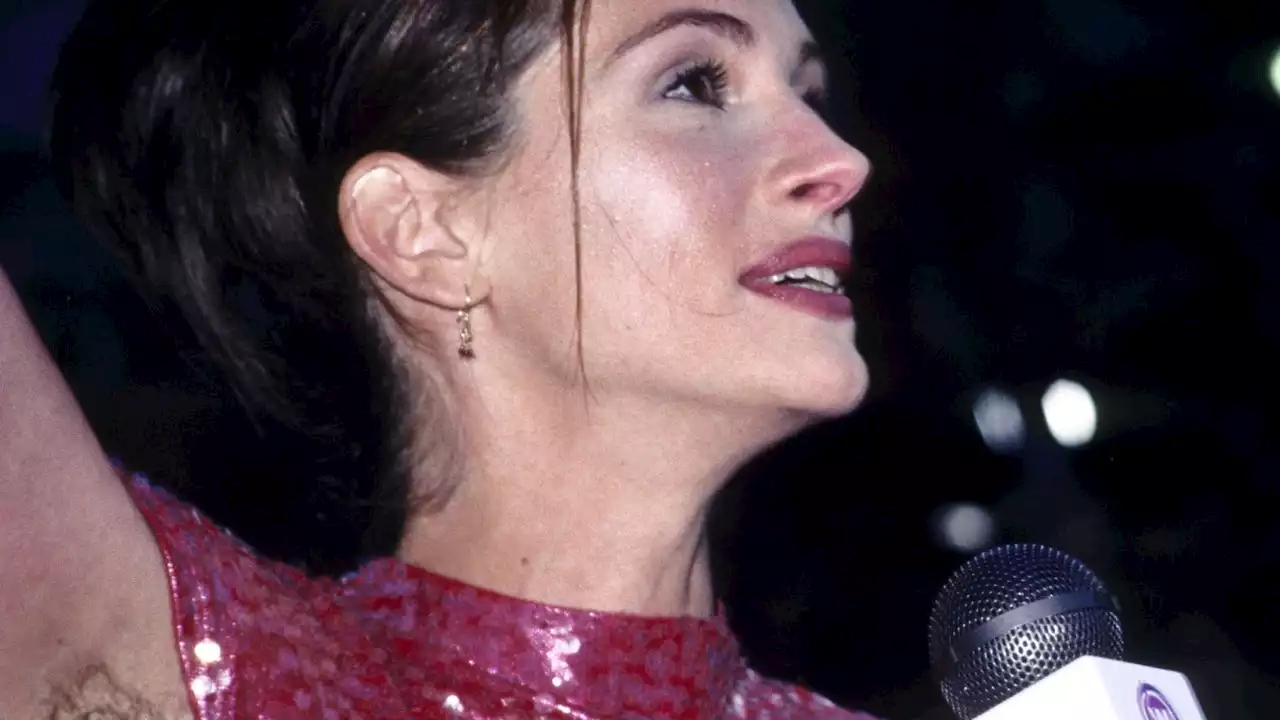 Julia Roberts showing her underarm hair at Notting Hill's 1999 premiere 'wasn't a statement'