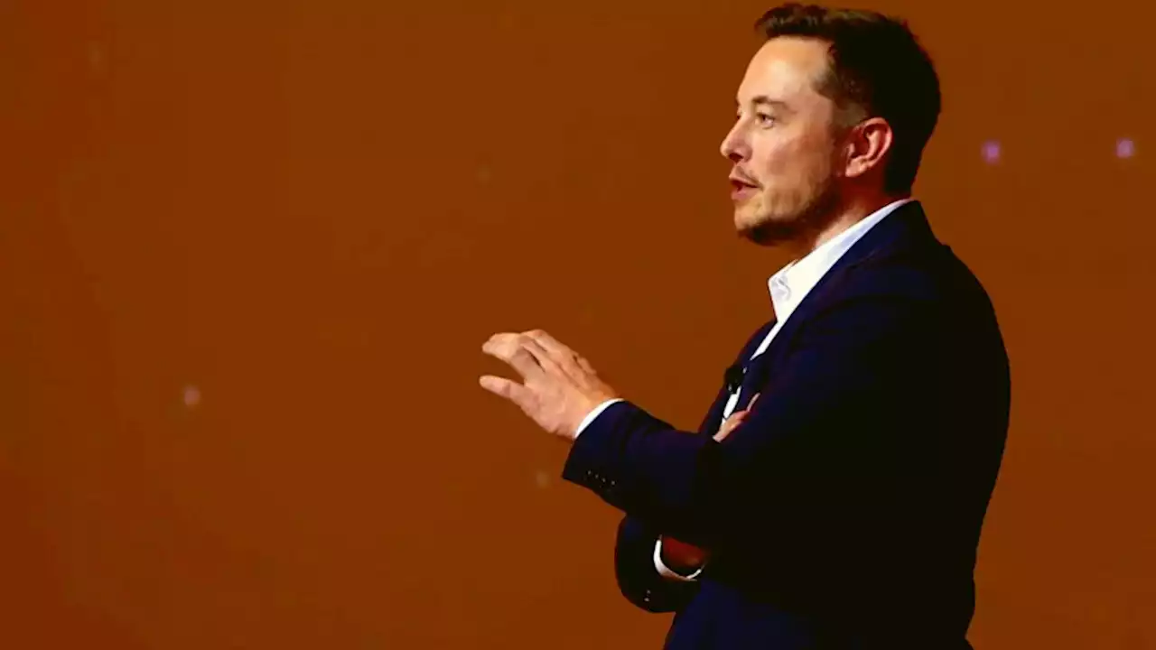 Elon Musk focuses on colonizing Mars, dodges questions about Twitter deal