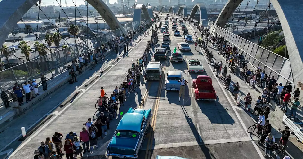 Photos: L.A.'s new 6th Street Viaduct opens to pedestrians and then vehicles.