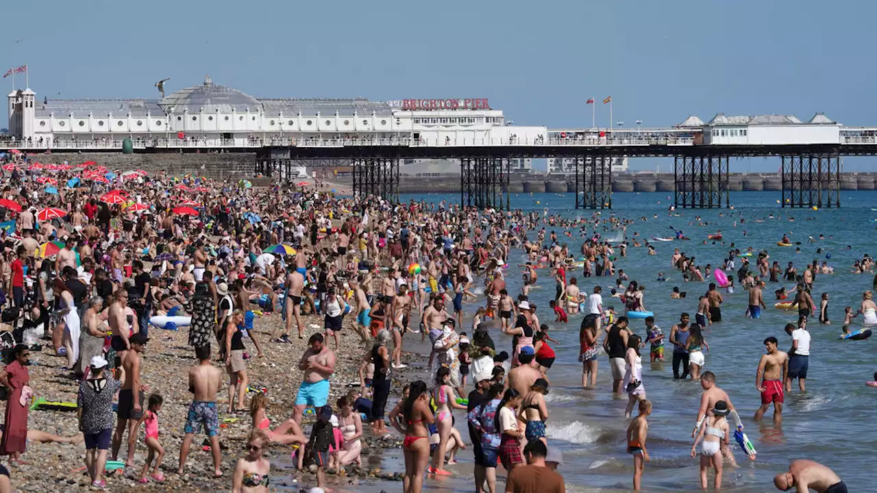 Brits urged to take shorter showers and ration water as temperatures soar to 33C