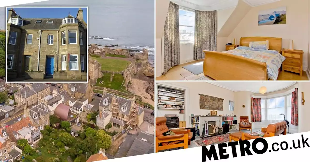 Flat overlooking the 18th hole at St Andrews Links up for sale at £1.75million