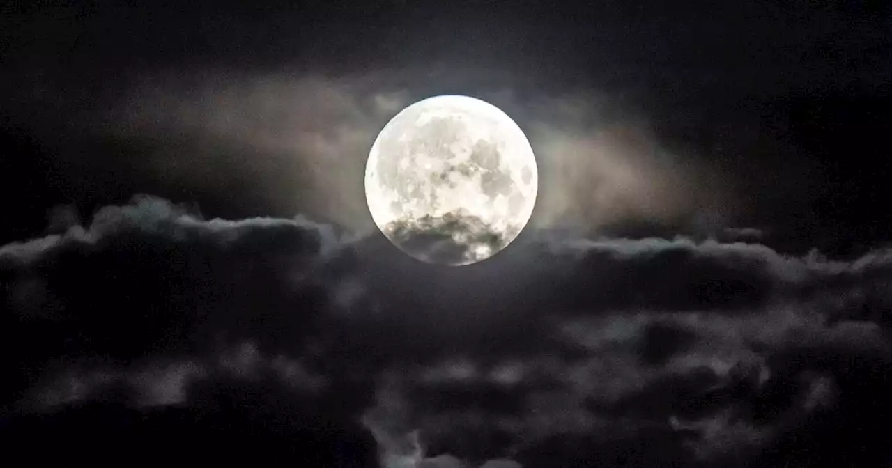 The best time to see 'supermoon' that's closest to earth