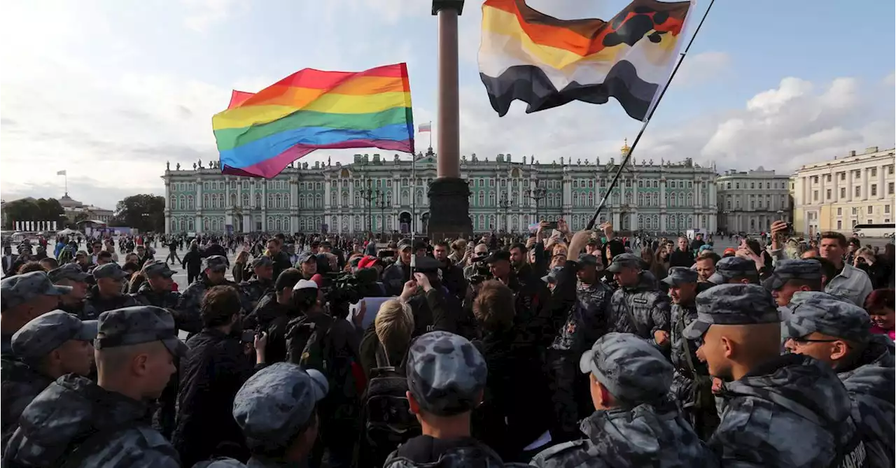 Russian lawmakers propose extending 'gay propaganda' law to all adults